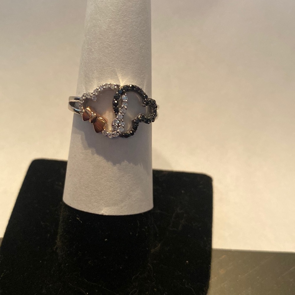 Ring - Picture 3 of 7